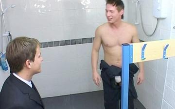 Descargar British boys joshua cartier and will forbes fuck in the office showers.