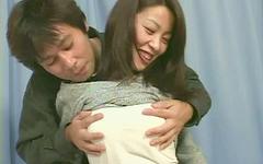 Kijk nu - Petite asian chick is still so tight that she grimaces as she gets fucked