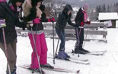 Ver ahora - Betty, emylia, lily, and are on a lesbian ski vacation that's full of sex