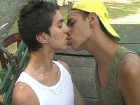 Ver ahora - Swarthy latinos with big uncut cocks have an outdoor threesome