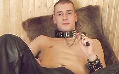 Guarda ora - Cute uk twink adam in a bdsm-themed solo masturbation session