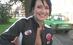 Jetzt beobachten - Horny brunette engages in public sex in hot pov scene