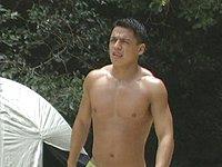 Ver ahora - Hunky latino jocks have a threesome by the pool