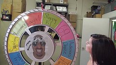 Blake Riley dreht das Wheel of Debauchery und benutzt Porno Dans Schwanz zum Spielen - movie 5 - 2