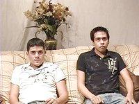 Jetzt beobachten - Latino guy experiments with gay sex in 69 threesome.