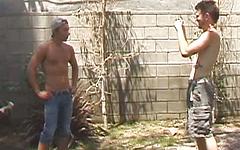 Kijk nu - Athletic amateurs adrian and luke cross get it on outdoors in hot scene