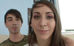 Guarda ora - Tatted and pierced brunette gets a thick anal creampie