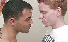 Kijk nu - Ginger twink gets dick sucked by latino jock.