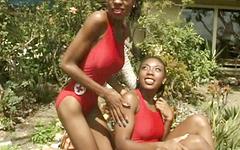 Guarda ora - Sexy ebony lifeguards bronze and diana devoe go at it with strapons.