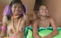 Regarde maintenant - Two asian girls do a threesome for their first porn scene!