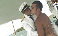 Jetzt beobachten - Captain sucks off, stuffs ass full of muscular tan passenger on yacht deck