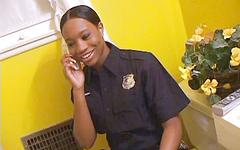 Kijk nu - Ebony police officer raven sky gets her pussy rammed with 2 cocks.