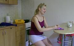 Ver ahora - Monika masturbates with a bullet vibrator in the kitchen.