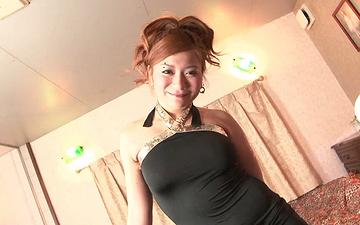 Downloaden Pretty asian slut sucks dick