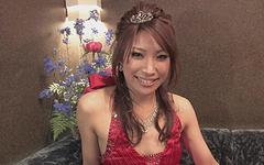 Asian princess in her crown gets herself off - movie 1 - 5