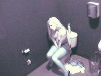 Security film catches dumb skank - movie 6 - 6