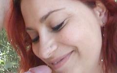 Guarda ora - Outdoor foursome with fat redhead