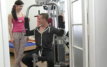 Scaricamento Skanky bitch catches dicks at the gym