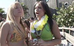 Sorority sisters show their titties on the beach - movie 2 - 7