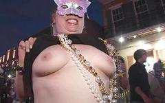 Ver ahora - Mardi gras is so fun for chastity