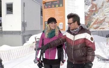 Télécharger Julia pink services her anal friendly ski buddy