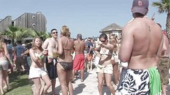 spring breakers flash their tits for the crowds - movie 5 - 6