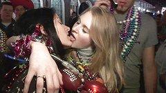 Big boobs and beads on display at Mardi Gras - movie 1 - 5