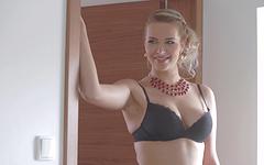 Glam girl Nikky Dream draagt lingerie voor twee pikken en een hete DP - movie 1 - 3