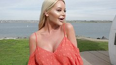 Rachele Richey adore montrer ses seins géants en public ! - movie 1 - 2