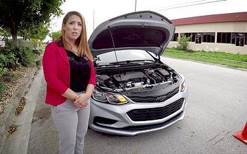 Herunterladen Janet knallt ihre muschi auf einen mechanikerschwanz in seiner garage