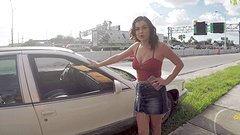 Samantha fait réparer sa voiture en échange d'un mécanicien qui suce et baise. - movie 1 - 2