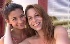 Kijk nu - Keira and antonia sainz film each other masturbating on a boat