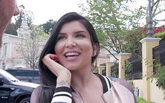 Romi Rain tiene un capricho internacional por los hombres británicos - movie 1 - 3