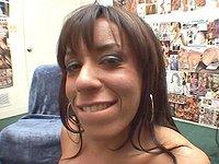 Latina Spermaschluckerin Trixie Cas schluckt eine Ladung in POV nach dem Ficken - movie 11 - 7