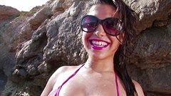 Carla Cruz sube y baja su coño por la polla después de un día en la playa - movie 4 - 2