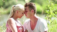 Cayla Lyons fucks her boyfriend out in the open under the blazing sun - movie 3 - 2