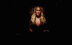 Brandi Love stellt dir den Room Full Of Mirrors vor - movie 1 - 2