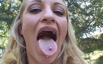 Télécharger Pierced blonde jasmine lynn blowing and swallowing big cumshots outdoors