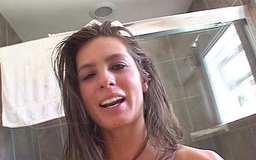 Download The shower is the perfect place to film whores