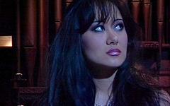 Gothic-Girl Asia Carrera nimmt in einer Fantasieszene einen Schwanz in ihre Muschi - movie 6 - 2