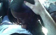 Dark skinned beauty Stefanie gives a roadside blowie - movie 1 - 4