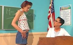 Guarda ora - Keegan skky and michelle raven are teacher's pets