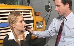 Guarda ora - Katie ray is a school bus girl