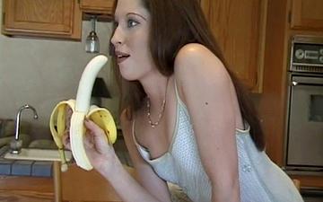 Download Toni james has a great time sucking a dick like a banana