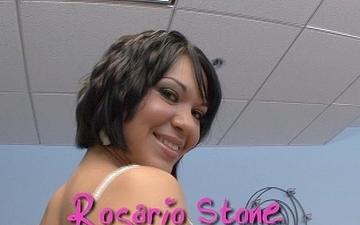 Herunterladen Rosario stone is younger and latina