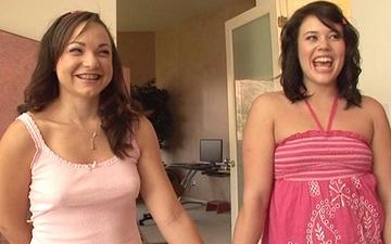 Télécharger Leenuh rae and nikki sky are just over eighteen years of age