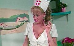 Jetzt beobachten - Bunny luv the slutty nurse hole