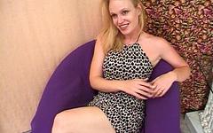 Jetzt beobachten - Emerald jewel is a deep oral lady with no shame