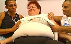 Ver ahora - This whore has love handles