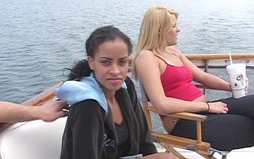 Descargar Mya mason loves banging on boats